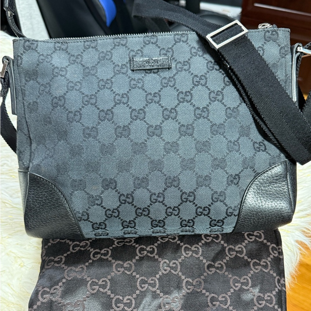 Gucci GG Black Messenger Crossbag monogram with duster